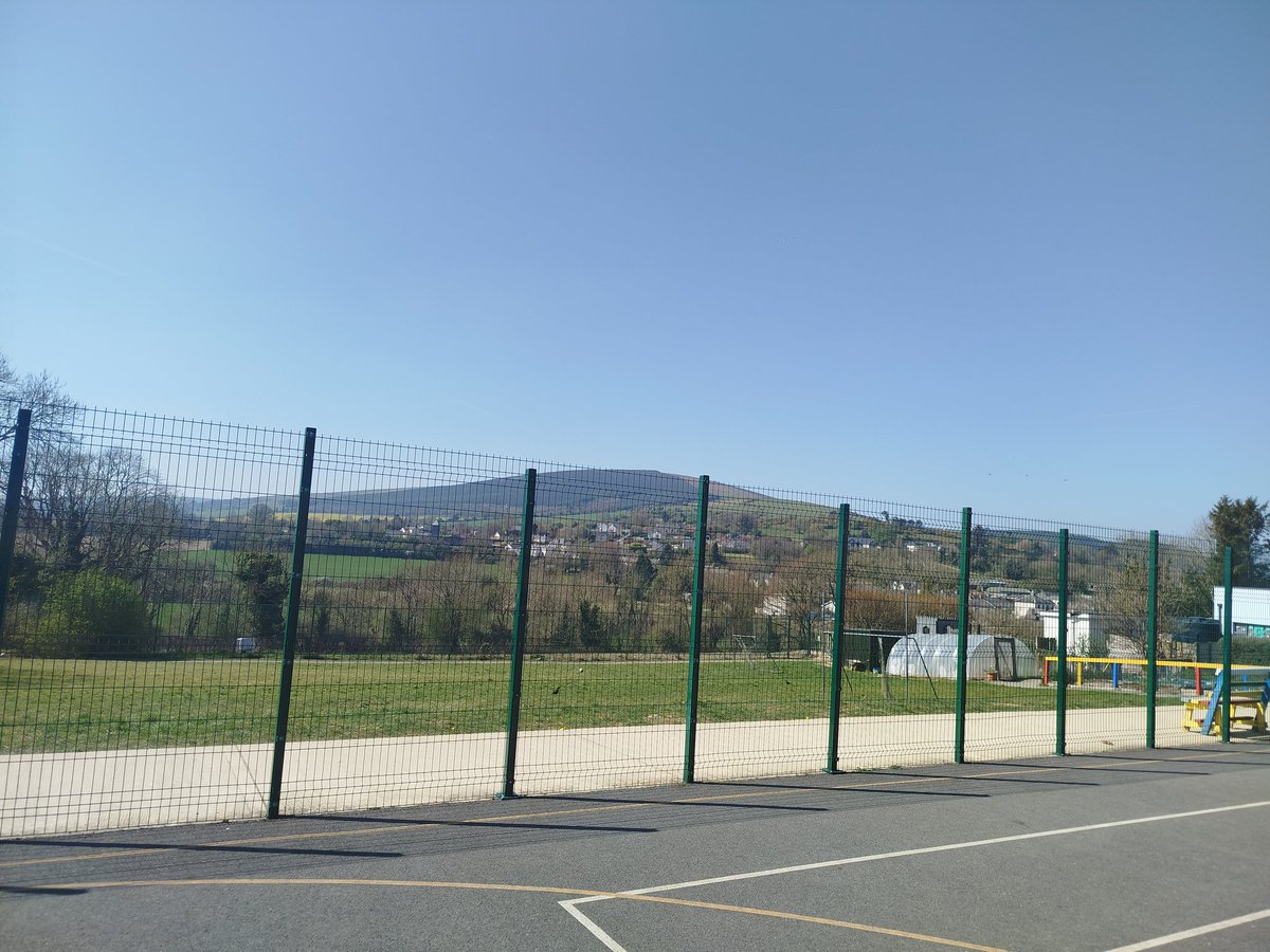 barney_hynes's tweet photo. Fun in sun #gardencounty in Tinahely NS 3rd 4th 5th and 6th classes enjoying there 6 weeks Rugby @leinsterrugby @arklowrfc @active_wicklow
#fromthegroundup
#aldiplayrugby https://t.co/ai67NID45b