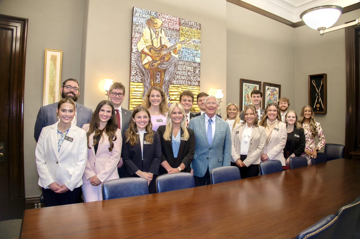 JCStennisInst's tweet photo. Thank you @SenatorWicker and @SenHydeSmith for meeting with the @smamsu students during our trip to Washington, DC last week! https://t.co/8R01WC2LgR