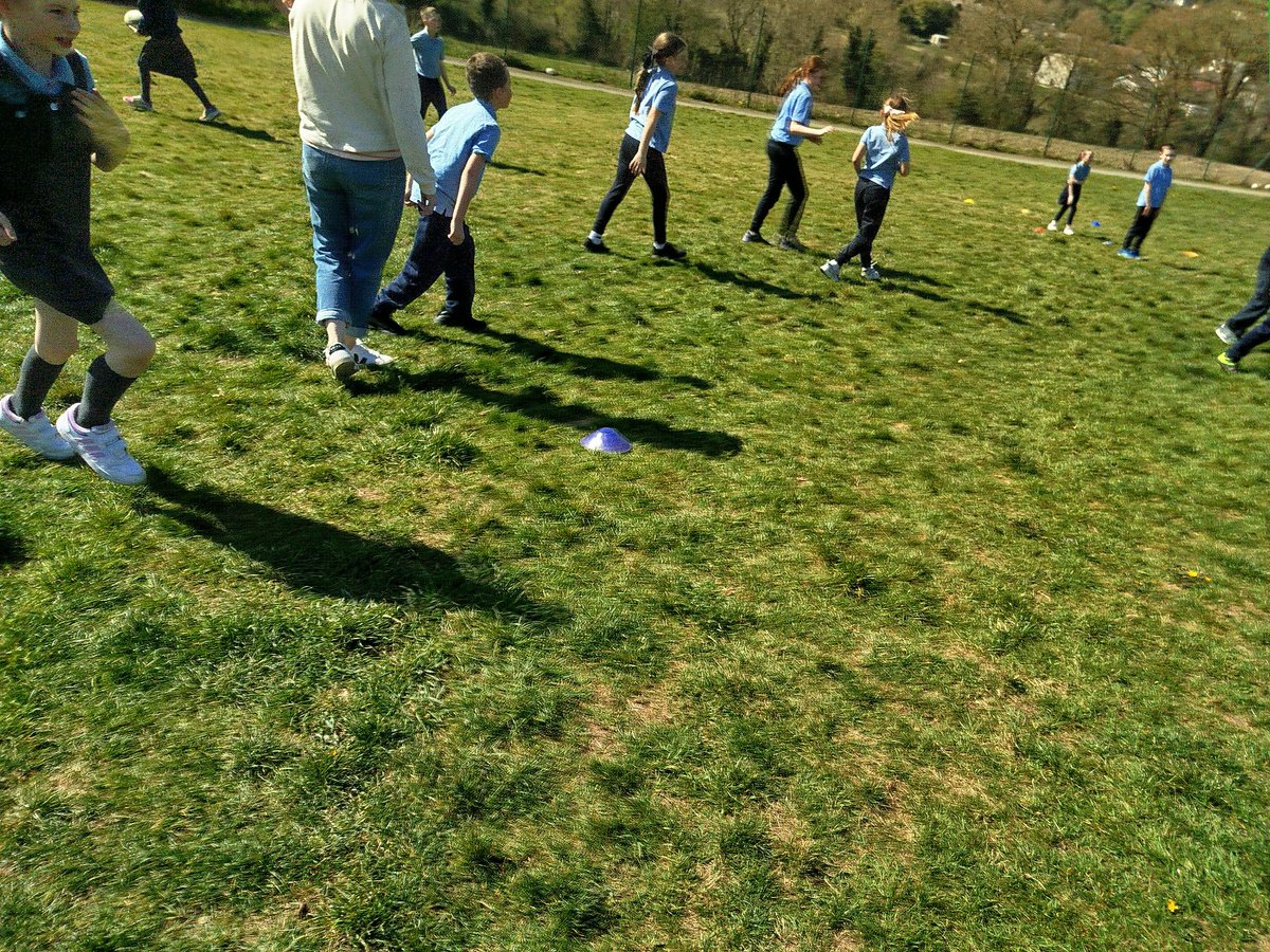 barney_hynes's tweet photo. Fun in sun #gardencounty in Tinahely NS 3rd 4th 5th and 6th classes enjoying there 6 weeks Rugby @leinsterrugby @arklowrfc @active_wicklow
#fromthegroundup
#aldiplayrugby https://t.co/ai67NID45b