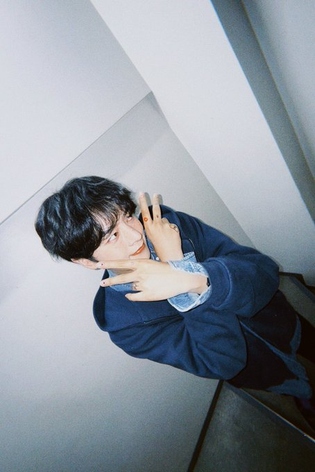 RAVN_BR's tweet photo. 09.04.2025 || 🌹🔥 withROSES!

"Parece que foi ontem que vim ao Japão, mas agora faltam apenas 2 dias ROSES... :( 
Vamos fazer memórias inesquecíveis nos dias restantes.
Muito obrigado por hoje :) <3" 

#RAVN #レイブン #ROSES #Comedy https://t.co/KhSlU6Ehne