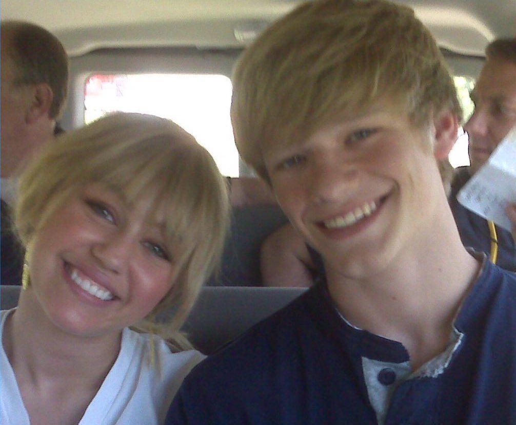 solelynostalgia's tweet photo. miley cyrus &amp; lucas till on the set of ‘hannah montana: the movie’ https://t.co/VhBRaaBFy0