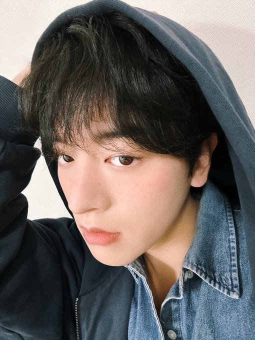 RAVN_BR's tweet photo. 09.04.2025 || 🌹🔥 withROSES!

"Parece que foi ontem que vim ao Japão, mas agora faltam apenas 2 dias ROSES... :( 
Vamos fazer memórias inesquecíveis nos dias restantes.
Muito obrigado por hoje :) <3" 

#RAVN #レイブン #ROSES #Comedy https://t.co/KhSlU6Ehne