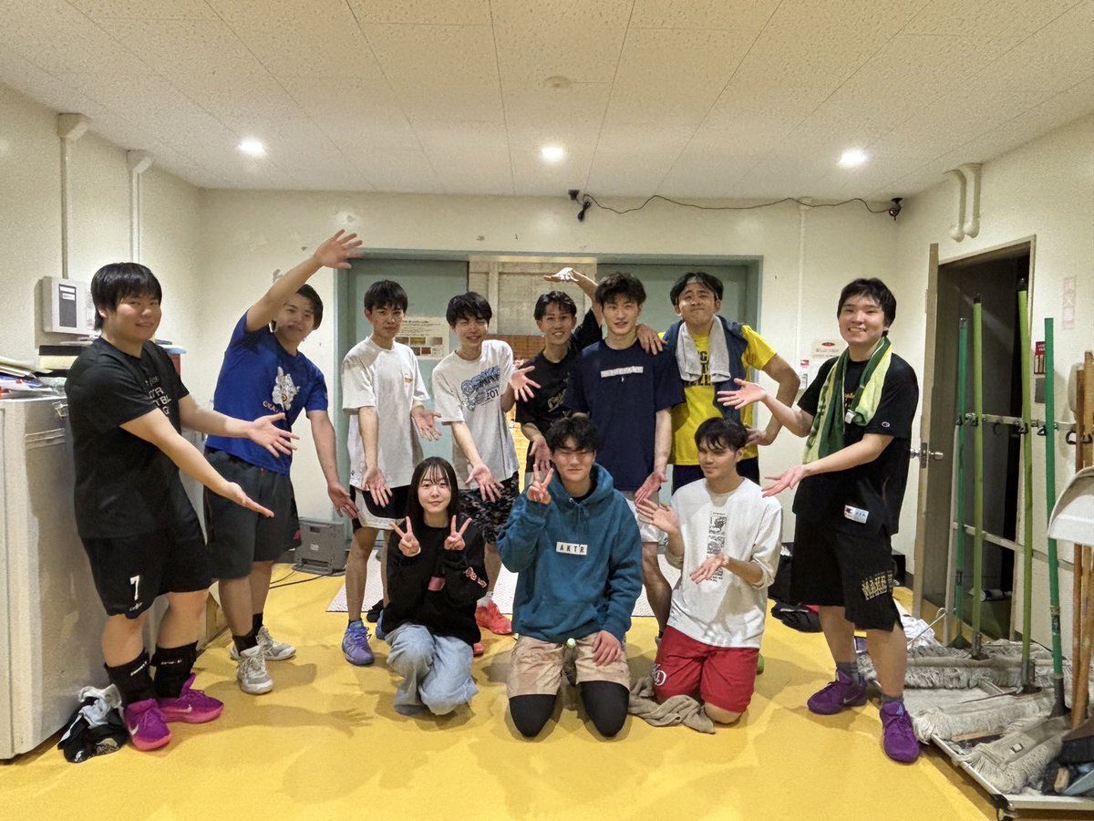 torimedbasket's tweet photo. 今日の新歓は2人の新入生が来てくれました！
そしてなんと1人が入部宣言をしてくれました!!!!
次回の新歓は4/14(月)です！
是非遊びに来てください！ https://t.co/DPAXLPfrMc