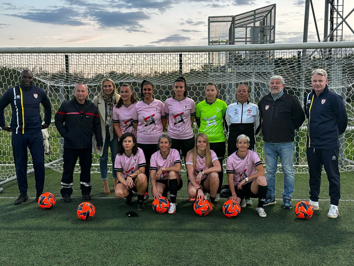 udspvar's tweet photo. #événement | Notre équipe féminine de football des sapeurs-pompiers du Var participera au 3ème championnat @PompiersFR pour la deuxième année du 17 au 19 avril 2025 à Cruas en Ardèche.
Bonne chance et sommes tous derrière elles !
#parcequelevar https://t.co/Gdta2KoZ54