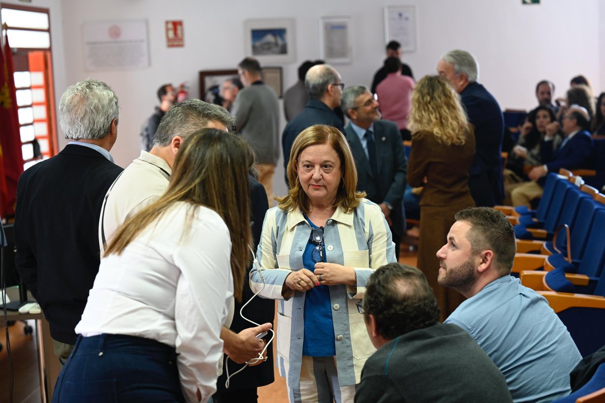 José Luján Alcaraz (@joselujanrector) on Twitter photo Hoy celebramos en la <a href="/UMU/">Universidad Murcia</a> el compromiso con la calidad docente y la excelencia universitaria, reconociendo la labor de nuestros profesores con #DocentiaUMU. ¡Enhorabuena! 👏🏻👏🏻
Gracias a la comunidad universitaria y a la Unidad para la Calidad por su gran trabajo y dedicación. Hoy celebramos en la <a href="/UMU/">Universidad Murcia</a> el compromiso con la calidad docente y la excelencia universitaria, reconociendo la labor de nuestros profesores con #DocentiaUMU. ¡Enhorabuena! 👏🏻👏🏻
Gracias a la comunidad universitaria y a la Unidad para la Calidad por su gran trabajo y dedicación.