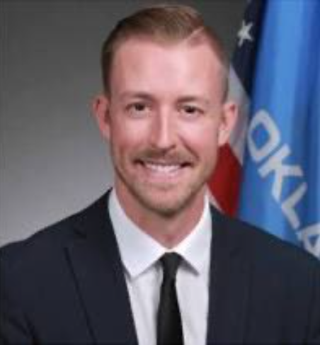 dylantbrown's tweet photo. The OK Ethics Commission is set to talk about OK Supt. Ryan Walters case where they don't know who donated to his campaign. He was sent a notice last month that they would pursue prosecution and he had 20 days to respond. 
https://t.co/XL9ZEUGP9m https://t.co/vweja03rFV
