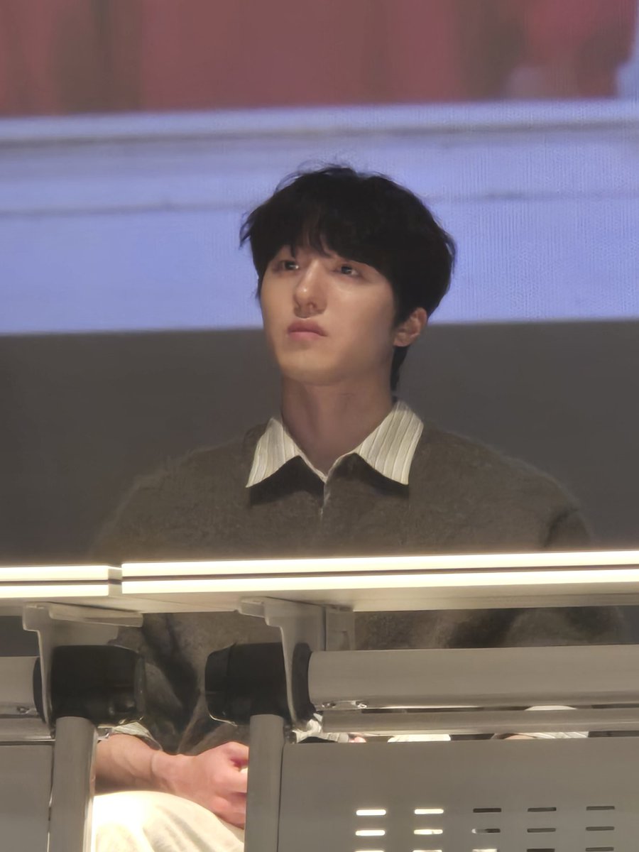 mil_rochan's tweet photo. 왜 어트케 모든사진이 다예쁨? https://t.co/cAuy93lyUF
