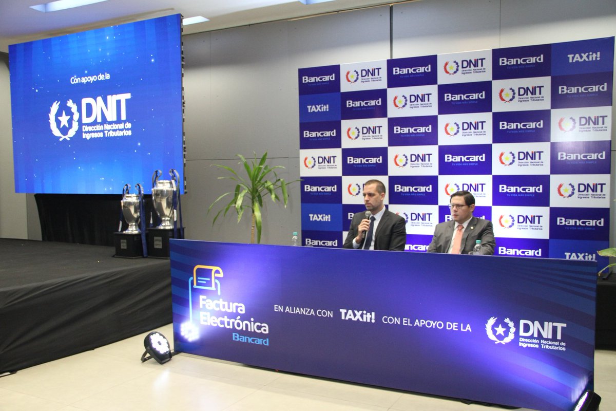 DNITpy's tweet photo. El director nacional @OscarOrue, participó hoy del lanzamiento de la Factura Electrónica a través del Pos de Bancard, una herramienta pensada para emprendedores y MIPYMES que simplifica, digitaliza y promueve la formalización del comercio en Paraguay. https://t.co/WeNH10xdE0