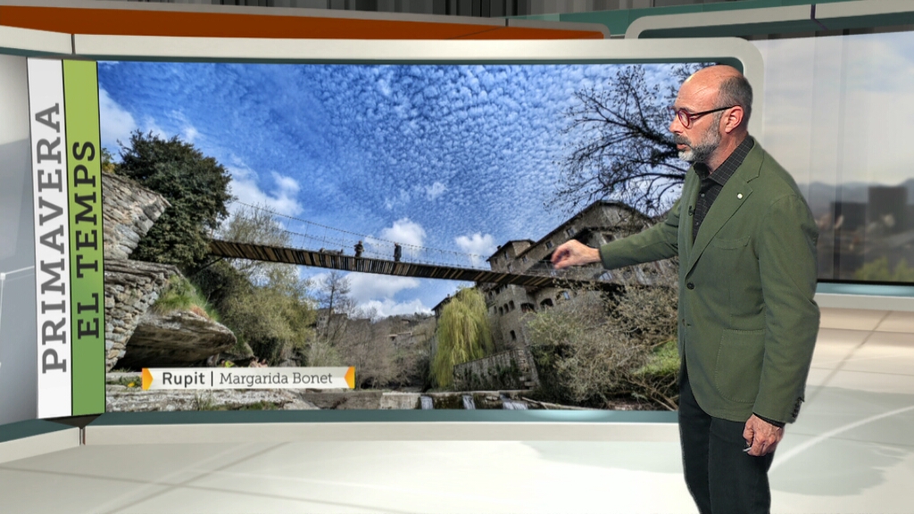 Ermusky1's tweet image. Cel amb altocúmuls, cel de cabretes
📌 #Rupit / Margarida Bonet
➡️ 3cat.cat/3cat/el-temps-… #ElTemps3Cat