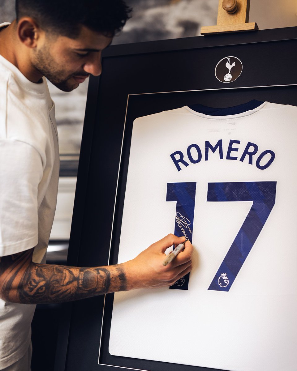 Frame_The_Game's tweet photo. 🏆🏃‍♂️ Chasing #UEL glory.

Cuti Romero and Son are back tonight as Spurs take on Frankfurt in a huge Europa League clash.

Can the lilywhite duo lead the charge? Immortalise them with a signed, framed shirt! https://t.co/I3gL43hQ5E