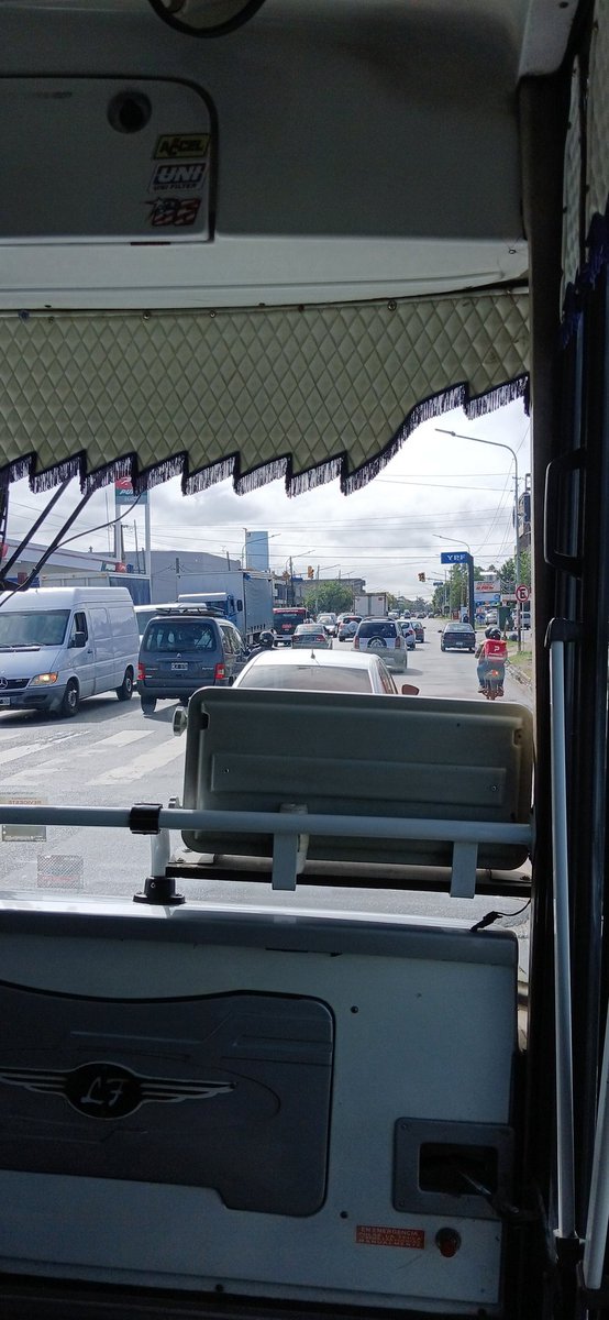 Hoy en la matanza, paro general convocado por la CGT, pero hay colectivos, locales abiertos y gente trabajando como si nada. ¿De qué paro hablamos? Parece más un show sindical que una lucha real. Triste ver cómo hasta esto termina siendo un fracaso.