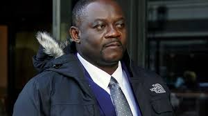 TheNancyRoc's tweet image. Jean Morose Viliena, ex-maire des Irois, reconnu coupable au Massachusetts pour fraude liée à sa demande de carte verte. Il risque jusqu'à 10 ans de prison. Verdict attendu le 20 juin 2025. 🇭🇹⚖️ #Justice #ImmigrationUSA #NRoc