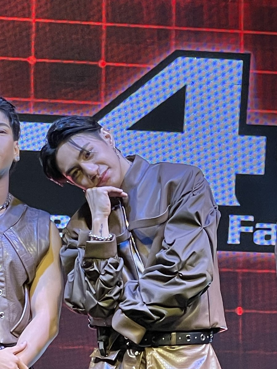 vistaaarjops's tweet photo. I may not be expressive at laging man naming inaasar si alpha, Alam nya naman kung ganon namin sya kamahal at gaano namin sya sinusuportahan for the start until now.
#1stOne_ALPHA #1stOne_AlamMoBa #AlphanationAtFive https://t.co/8AhzQ7xx75