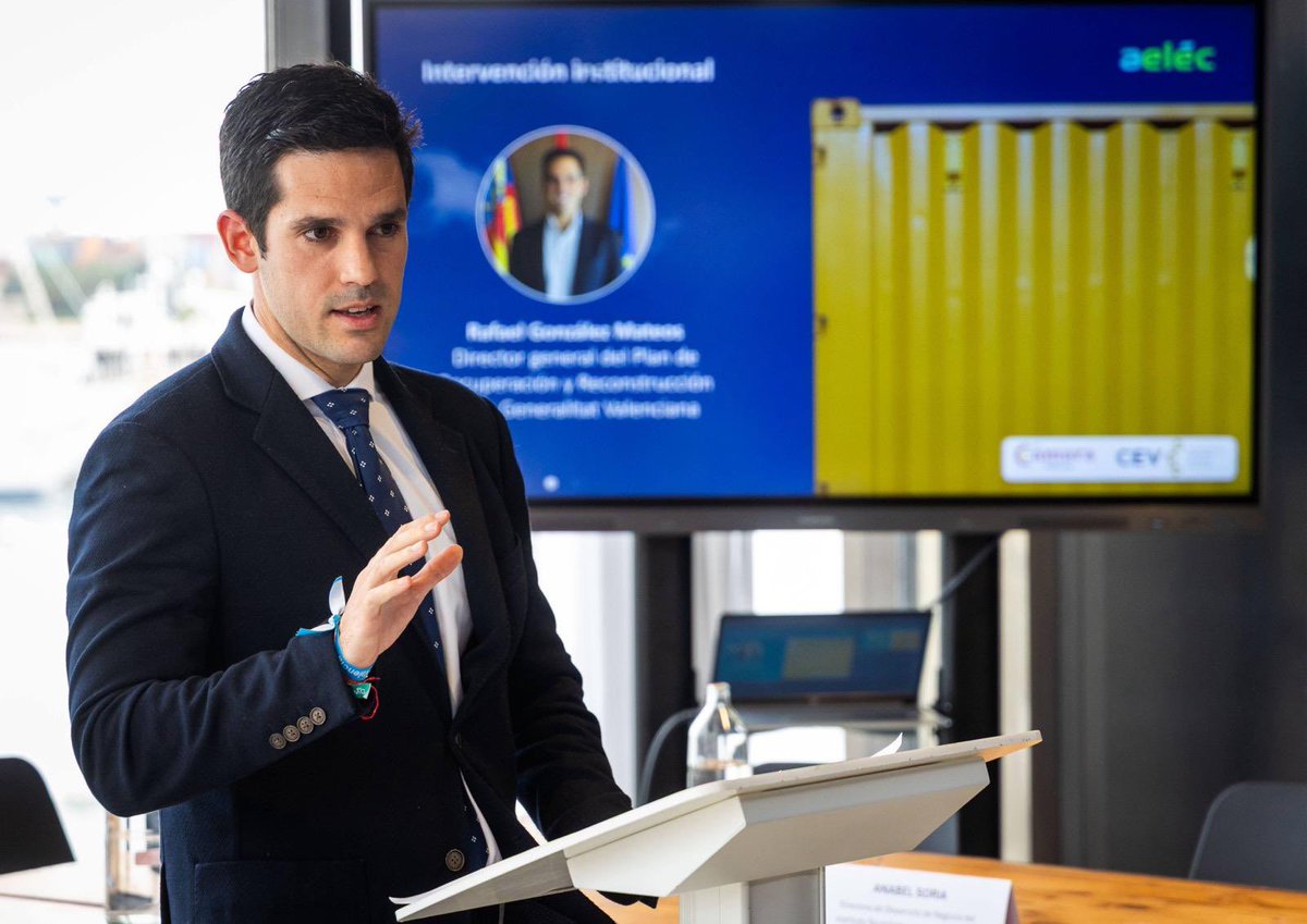 El DG del Plan de Recuperación, Rafael González, participa en la jornada “Por un futuro sostenible: la transición energética como pilar de la reconstrucción”

Organiza <a href="/aelec_es/">aelēc</a> (asociación de empresas de energía eléctrica) y la <a href="/camara_valencia/">Cámara Valencia</a>