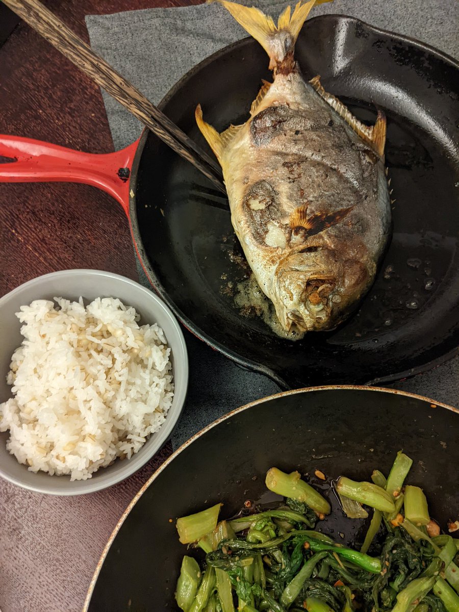 BlueHeartsUWS's tweet photo. I wish I had more time to cook at home but weekdays are almost an impossibility for any elaborate meal.
My first encounter w/ Pomfret was in #BostonChinaTown. Frozen ones were my go-to during Covid. Brings back memories!
#weekdaymeal
#CallingAllHomeCooks
#HongKongLife https://t.co/WQICNNNfOw