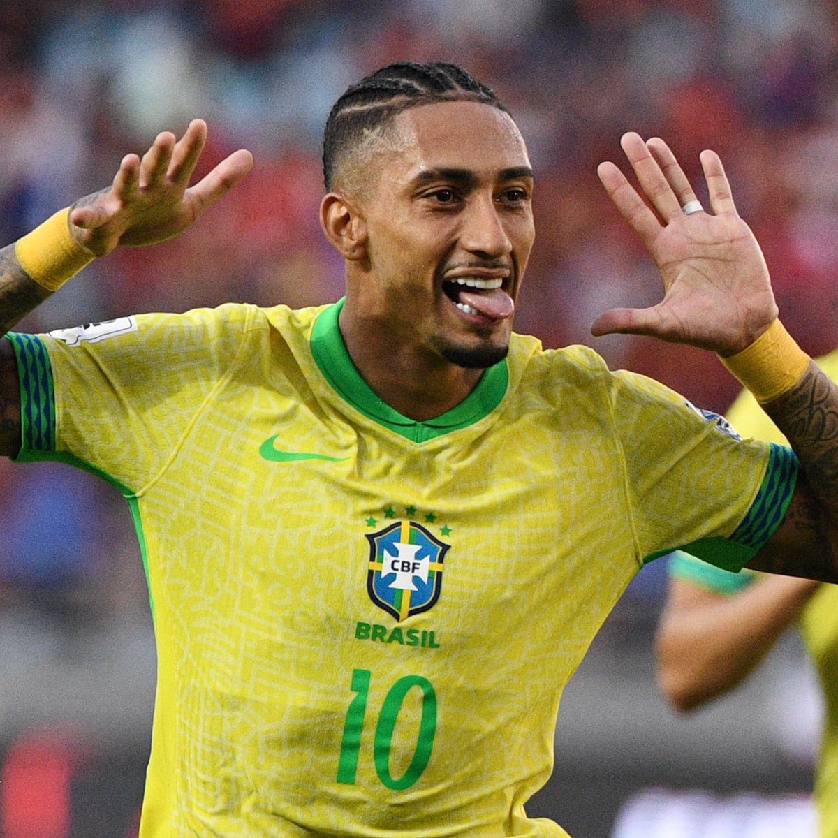 🚨🇧🇷 Raphinha on his statements ahead of Argentina vs Brazil: “Maybe the words I used wasn’t the best, but my mindset when I wear the national team shirt is clear”.

“It’s about defending the national team shirt, defending my country”.

“What matters to me is defending my own,