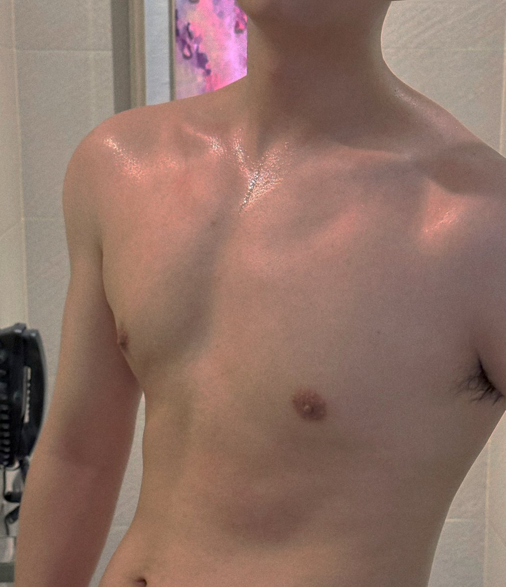 0791zihang's tweet photo. #男菩萨 #直男 #薄肌 #男大 https://t.co/rYGEbesAPq