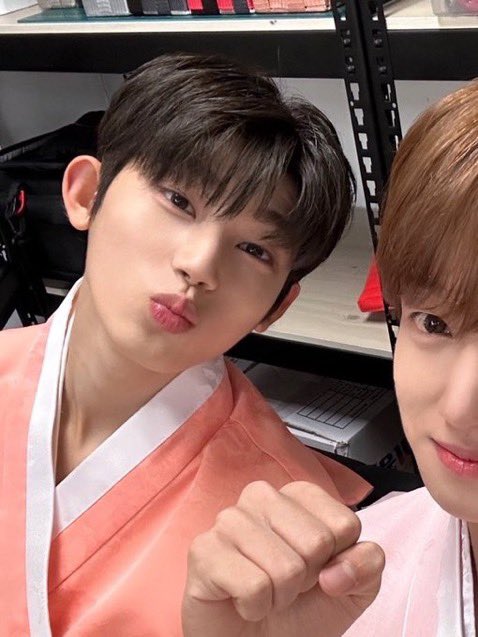 boniwind's tweet photo. 울컥...,,.,..............,,.. https://t.co/PsabsEOBsy