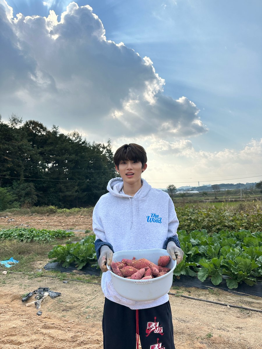 boniwind's tweet photo. 울컥...,,.,..............,,.. https://t.co/PsabsEOBsy