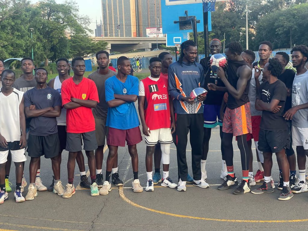 th3doctor15's tweet image. Today we visited The University Of Nairobi Terror basketball team and delivered the Ariel Okall Signature basketballs the AS2000 courtesy of @assportsafrica 
#yourgotosource