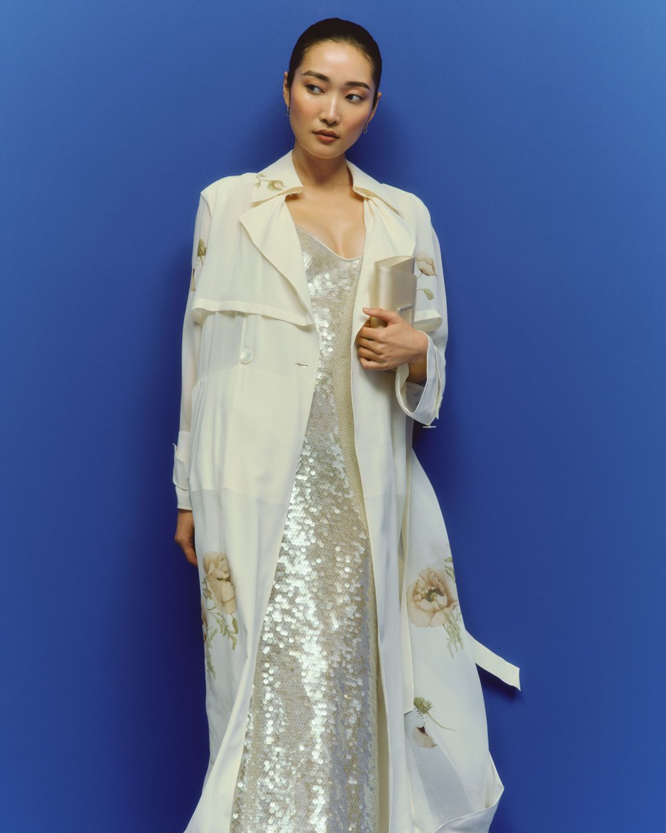 HoltRenfrew's tweet photo. For his Akris Spring 2025 collection, Albert Kriemler was inspired by Early Renaissance artist Andrea Mantegna’s Camera degli Sposi—a famed room painted in fresco, full of light and life. Click to shop! >https://t.co/SynY7OjEtS https://t.co/9L3iG51PwY