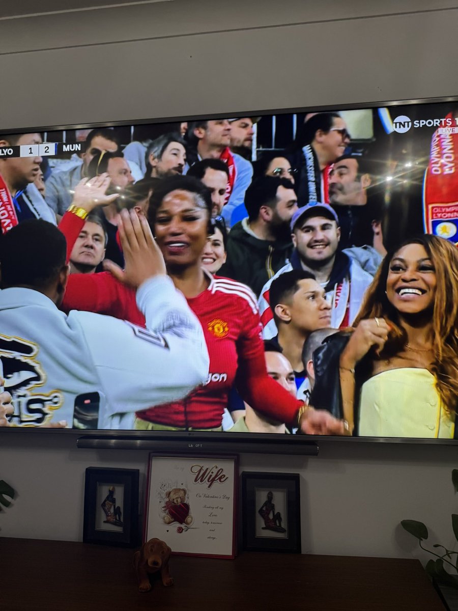 LanceGuma's tweet photo. Just spotted our very own Zimbabwean celebrating a Manchester United goal in France at the Parc Olympique Lyonnais. You will remember her from Jah Prayzah's video Donhodzo. We see you Talent-Cookie Dough- Mujaji 😎 https://t.co/uUM6pK57QN