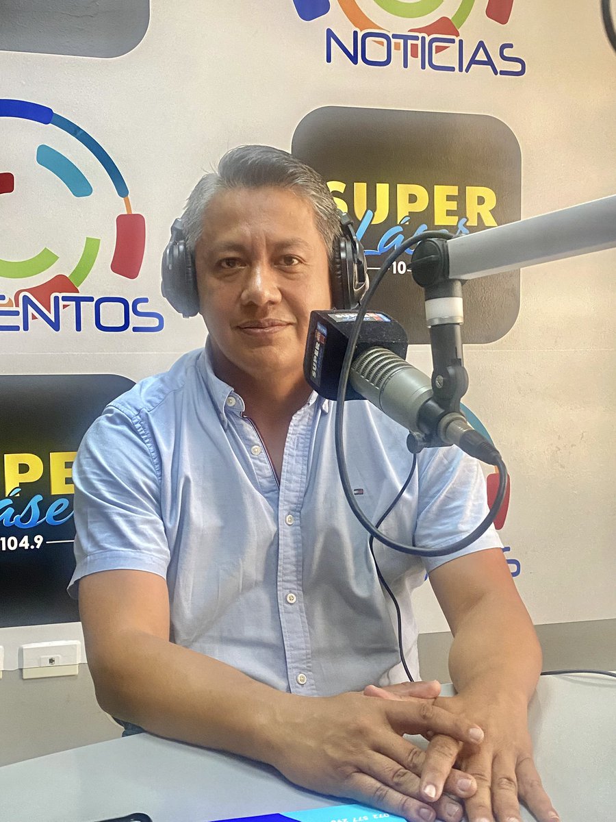 SuperLaserfm's tweet photo. Carlos Granda, Mgs.Estratega y Consultor Independiente, conversó en Hola Gente sobre el polarizado espectro electoral para este domingo y de  estrategias y errores que los candidatos no pueden cometer faltando horas y en que porcentaje habrían persuadido al electorado indeciso. https://t.co/obNJJ0hRaM