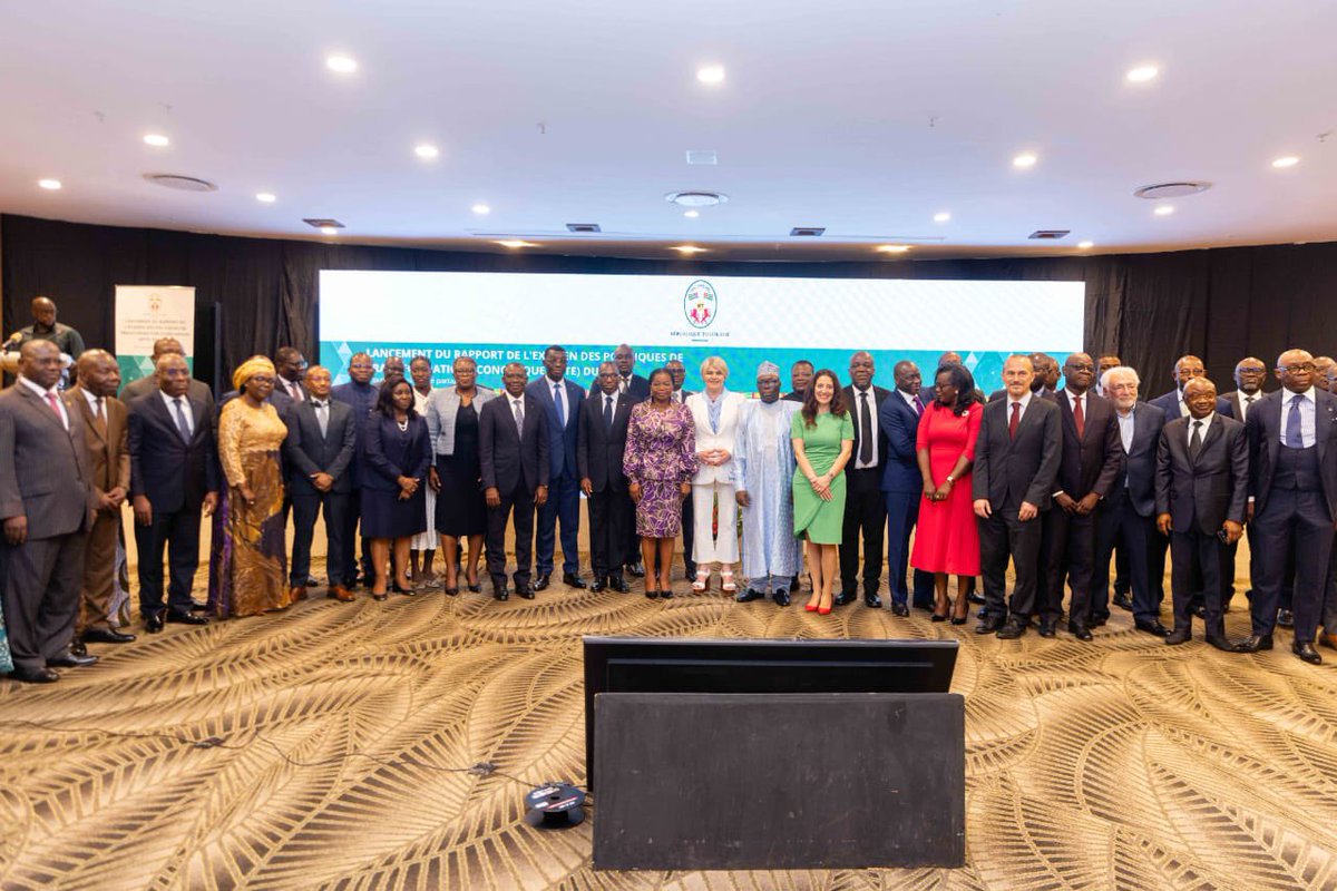 Heureuse d’avoir lancé au nom du PR, l’#EPTE à Lomé aux côtés de <a href="/REArnadottir/">Ragnheiður Elín</a>, Directrice du Centre de développement de l’ <a href="/OECD/">OECD ➡️ Better Policies for Better Lives</a> . Un panel de haut niveau, +500 participants, des échanges riches, des avancées saluées, des défis à relever. Le #Togo poursuit sa marche vers une