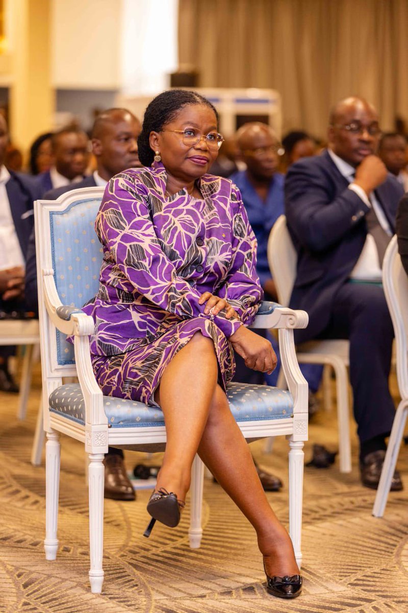 DogbeVictoire's tweet photo. Heureuse d’avoir lancé au nom du PR, l’#EPTE à Lomé aux côtés de @REArnadottir, Directrice du Centre de développement de l’ @OECD . Un panel de haut niveau, +500 participants, des échanges riches, des avancées saluées, des défis à relever. Le #Togo poursuit sa marche vers une prospérité partagée.