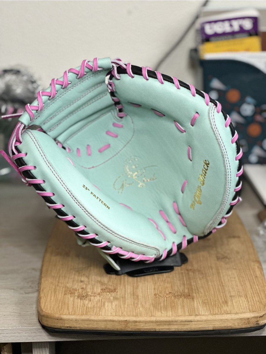 This ain’t your average glove… it’s a 99¢ masterpiece.
The Arizona Tea glove is BACK and hotter than ever.
Viral. Rare. A straight-up flex.
Click the link in bio before they’re gone again.
#GluvShack #99CentLegend