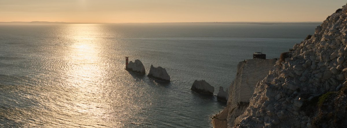 Tom16k's tweet photo. Saturday Sunsets on the Isle of Wight 🌅 https://t.co/U1Aq62jaG2