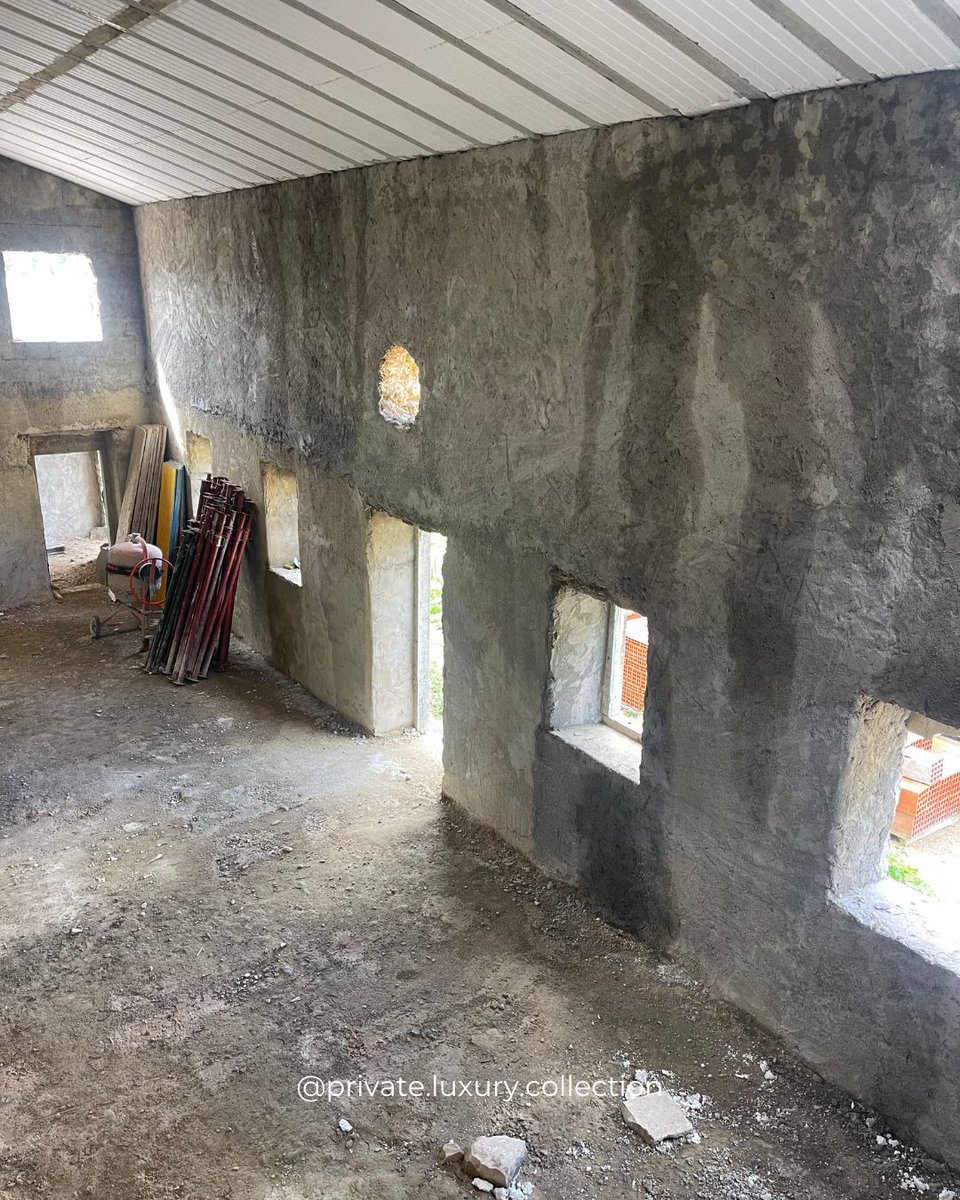 PLCrealestate's tweet image. COMING SOON. A rare estate in the Algarve with 3 restored structures, ready for completion. A peaceful setting with potential to shape something truly your own.
#privateluxurycollection