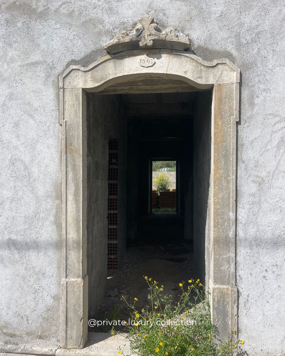 PLCrealestate's tweet image. COMING SOON. A rare estate in the Algarve with 3 restored structures, ready for completion. A peaceful setting with potential to shape something truly your own.
#privateluxurycollection