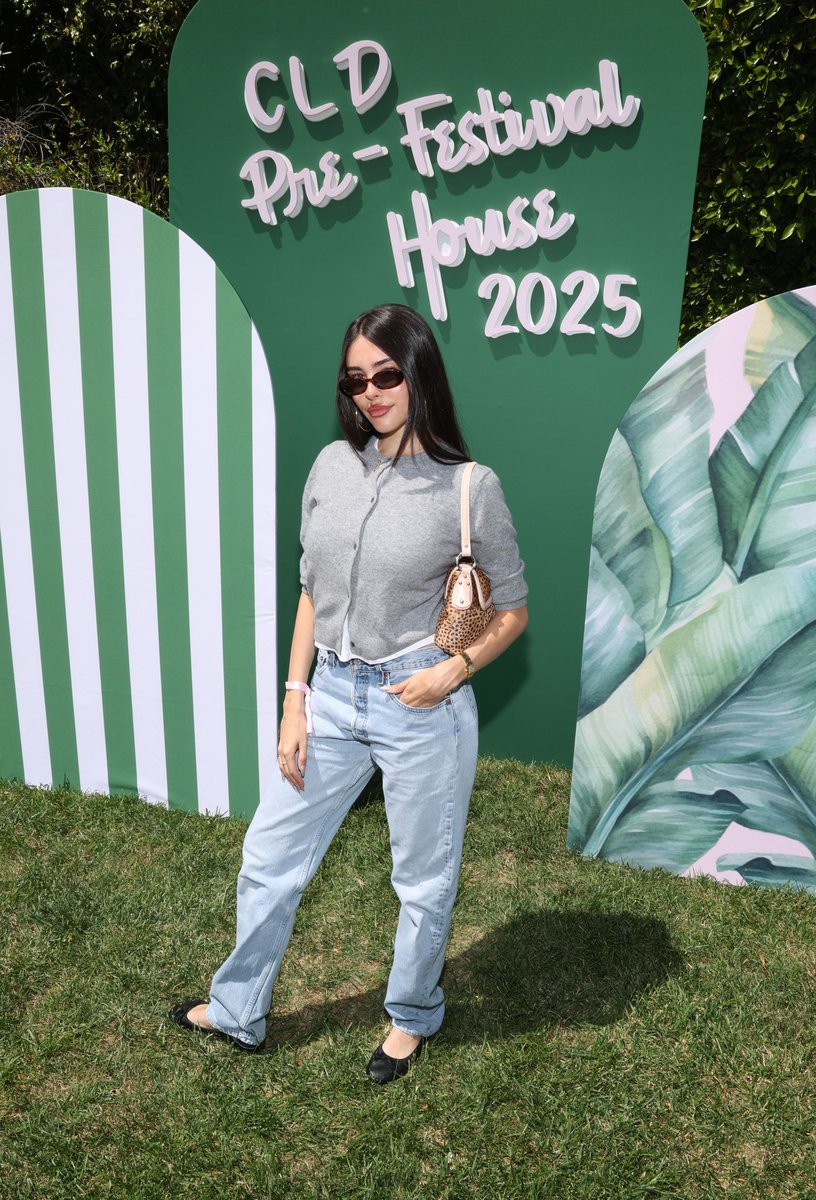 MBeerITALY's tweet photo. [FOTO] Nuove foto di @madisonbeer presenti alla CLD PR pre-festival house a Beverly Hills, California https://t.co/YdEQPFdQh8