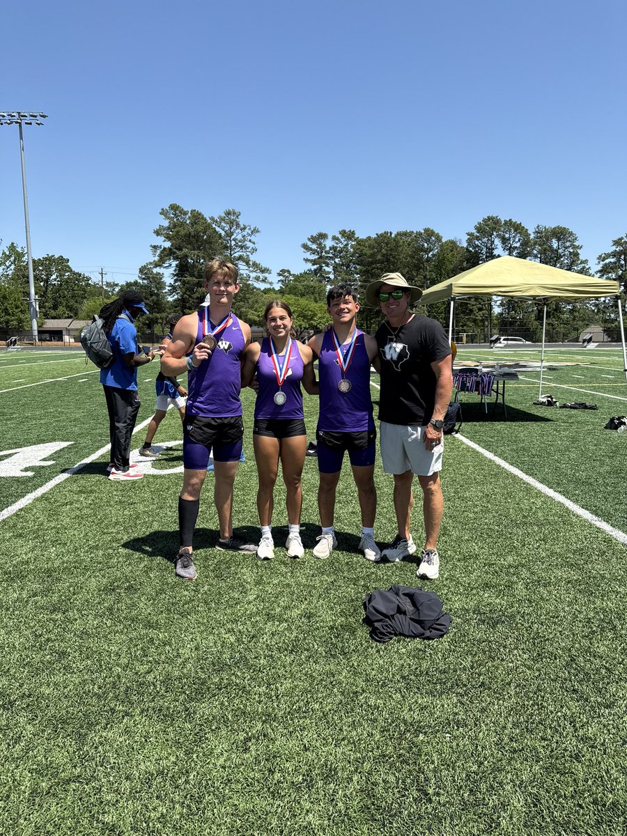 VAULTING SWEEP! Senior Kaeley Uhlig took 2nd place, Senior Warren Henager took 3rd place, &amp; Junior Tyler Andrade took 4th place today in the Region II Area Track Meet. All three are advancing to Regionals in Waco! 🧹🥈🥉 <a href="/CoachBreed_/">Coach Breed</a> <a href="/Th3DWilliamsJr/">Darrell Williams Jr.</a> <a href="/CoachTMiller18/">Trent Miller</a> #DUBLIFE