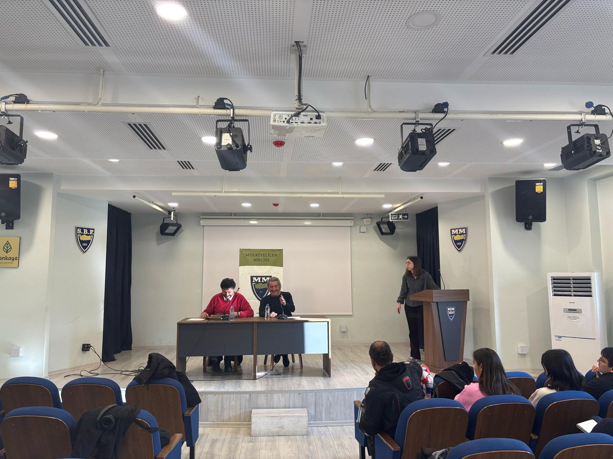 Mülkiyeliler birliğinde hocalarımız Dinçer Demirkent ve Mustafa Kemal Coşkun ile "80 sonrasında üniversitelerdeki dönüşüm" başlıklı etkinliğimizi gerçekleştirdik. Bir sonraki etkinliklerde görüşmek üzere.