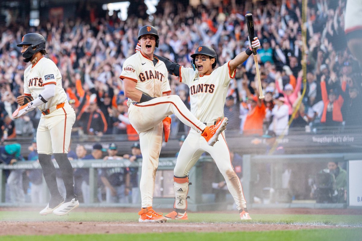 Triples Alli 🌚 tweet media