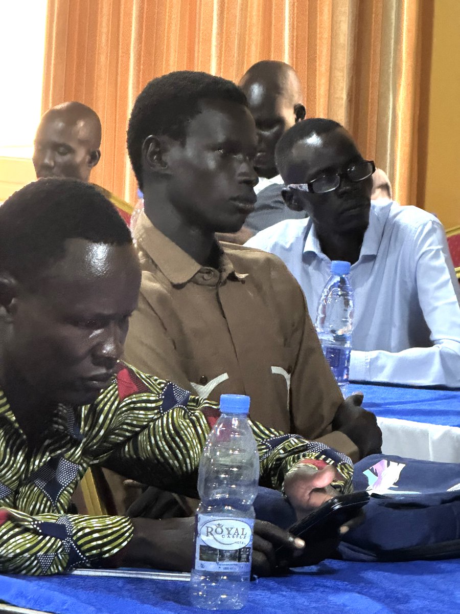 UNISFA_1's tweet image. Thanks to the initiative by #Ngok and #Twic Dinka youth leaders, 60 youth from the two communities have convened, with peace ministers, elders &amp;amp; religious leaders, to end more than two years of hostilities.  

Participants agreed to focus on three key issues: cessation of