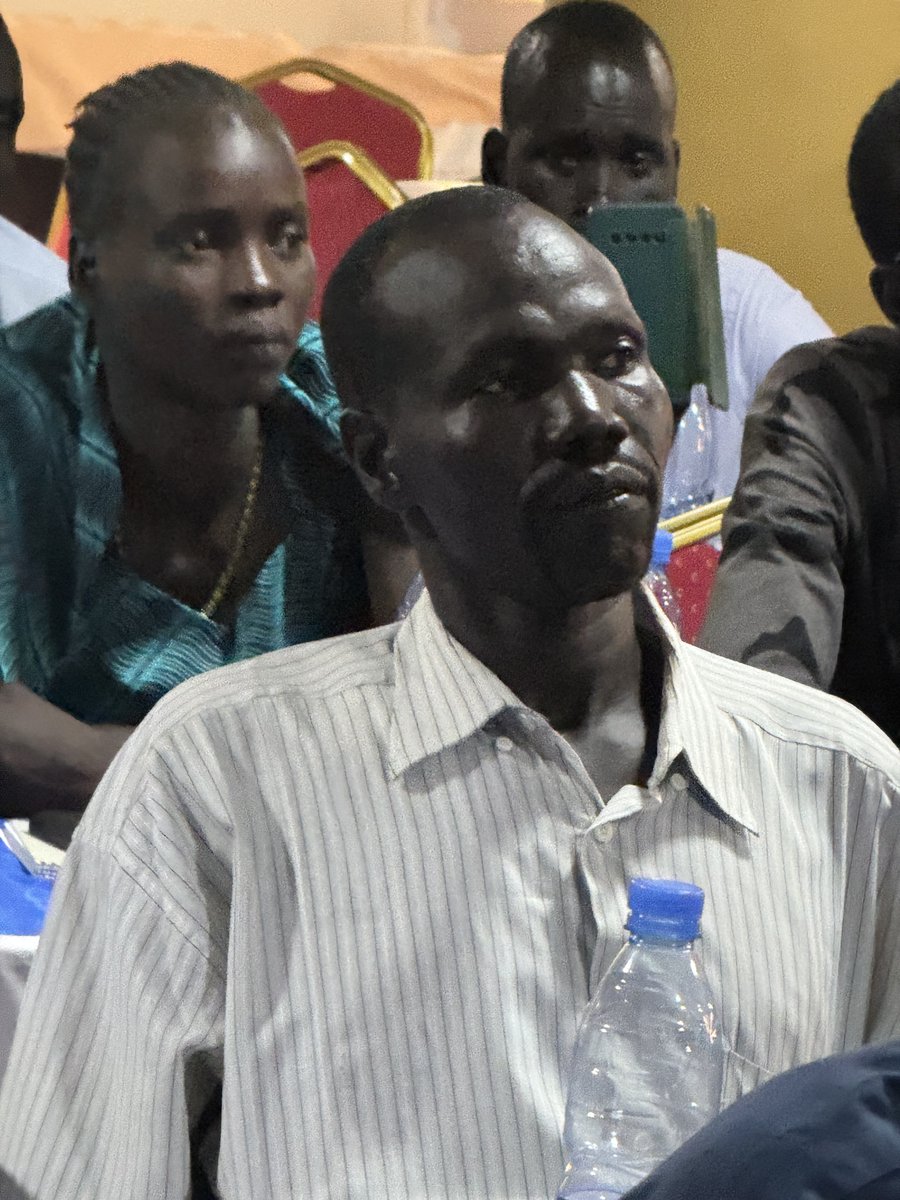 UNISFA_1's tweet image. Thanks to the initiative by #Ngok and #Twic Dinka youth leaders, 60 youth from the two communities have convened, with peace ministers, elders &amp;amp; religious leaders, to end more than two years of hostilities.  

Participants agreed to focus on three key issues: cessation of