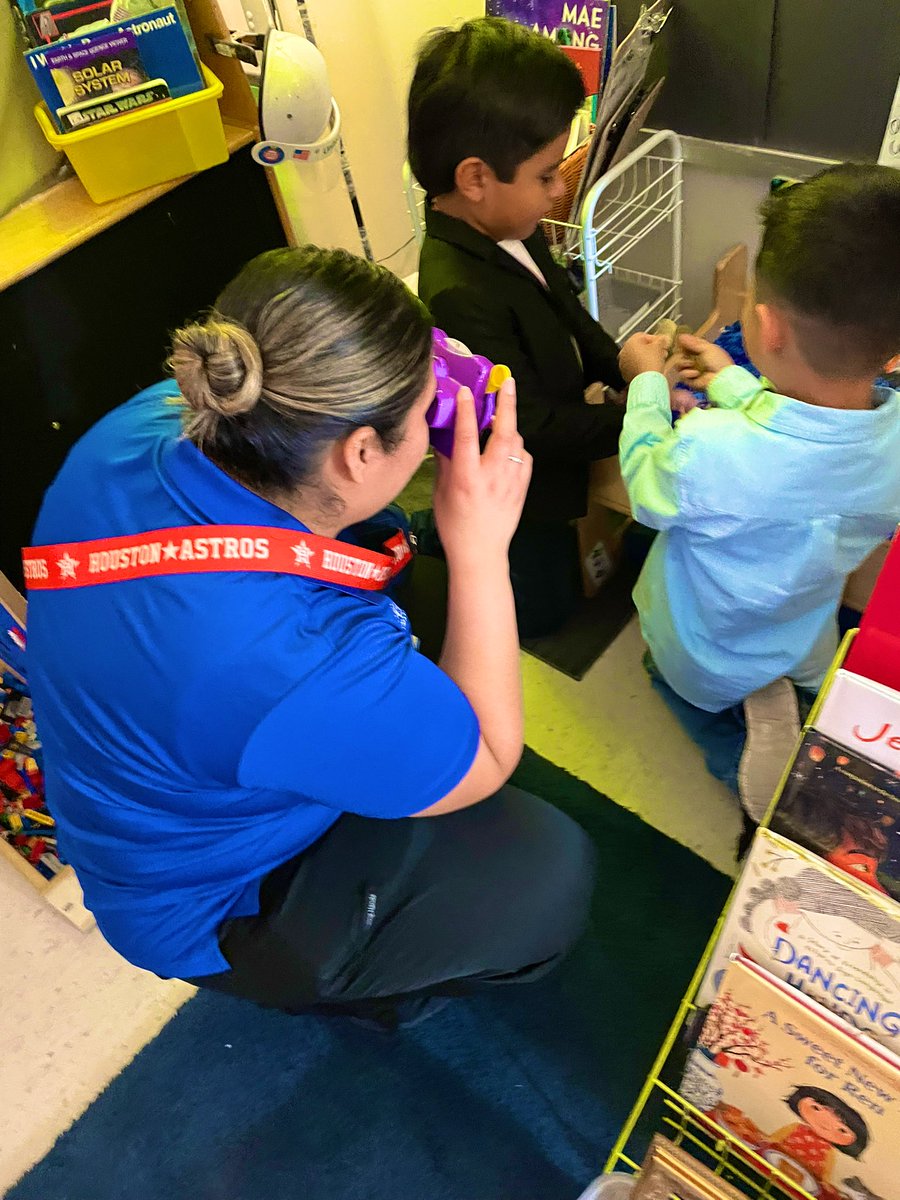 MaggieFAbrego's tweet photo. Research shows that when parents are engaged, students are likelier to have better social skills, behavior, and adapt well at school! Today, we enjoyed having parents at the #literacyLab @ContinueRice #RiceSLC #RiceOwlLab
@AldineISD @kujawa_primary @niecyyd3 @drgoffney https://t.co/ONVPnDSHq4