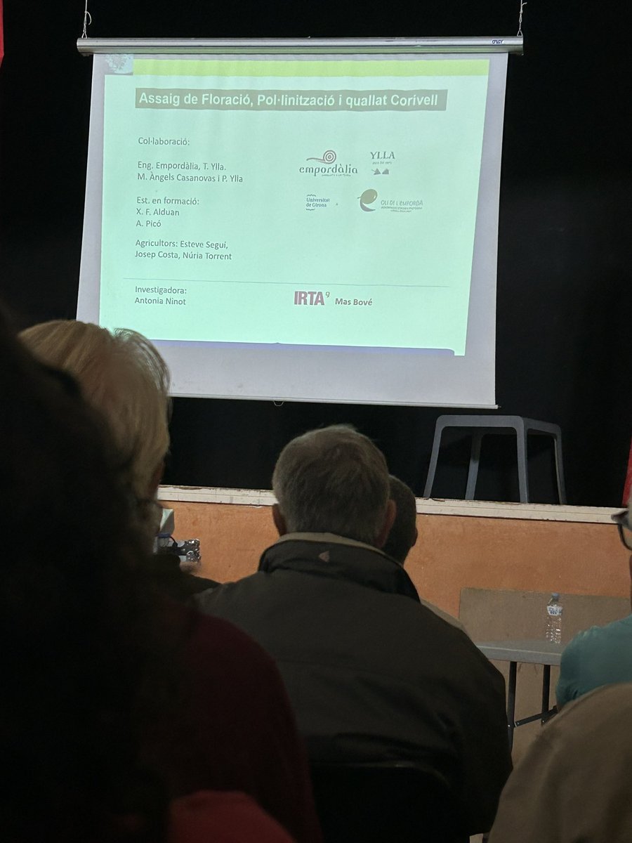 TeiaG2012's tweet photo. Avui Jornada PATT a #Espolla “novetats en el cultiu de l’olivera a l’Empordà” La varietat #Corivell es androesteril, autoincompatible, alogama i es polinitza gracies a #Argudell. https://t.co/qJwjmg1MDm