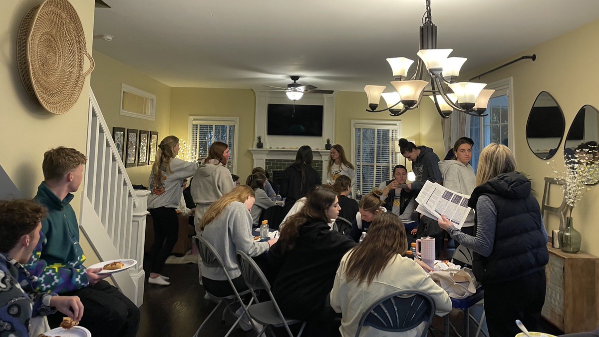 Honored to host <a href="/toledosaac/">Toledo SAAC</a> at my house for their final meeting!

Impressive group of leaders who proudly rep <a href="/ToledoRockets/">Toledo Athletics</a> &amp; will go on to change the world!

#TeamToledo 🚀📈