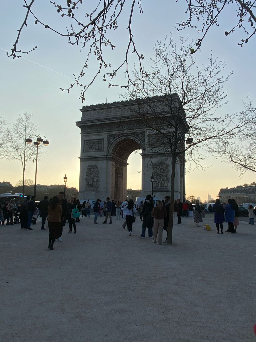 isgsv15's tweet photo. Paris ✨ https://t.co/ADBJef3vp9