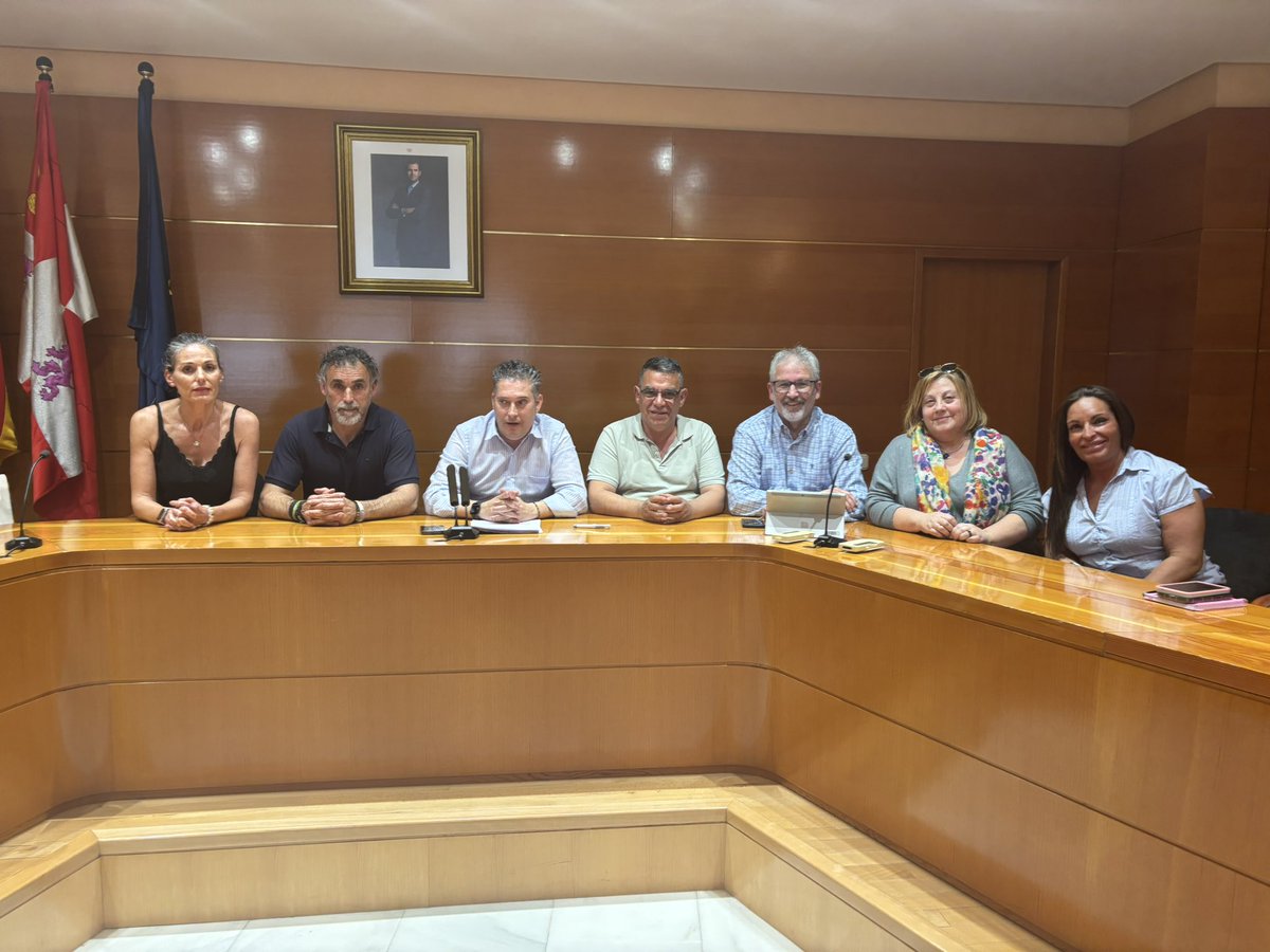 💪🏼 Hoy hemos dado un paso importante. Aprobados los presupuestos👉 A quienes han sumado, GRACIAS!.A quienes han preferido restar, que se lo expliquen a los vecinos.
❤️Nosotros vamos a seguir trabajando con rigor, con humildad y con la vista puesta en el futuro de las familias.