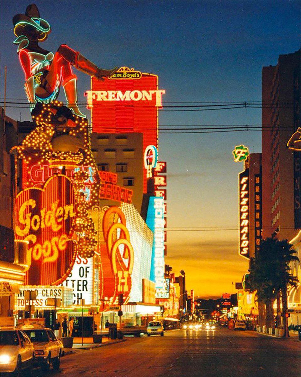 FSELV's tweet photo. Fremont Street at dawn, 1994 early morning glow and vintage Vegas vibes. 🌄

🎥 : @summacorp 

#FremontStreet #FremontStreetExperience #ThrowbackThursday #VintageVegas https://t.co/C7ZdCUi3l5