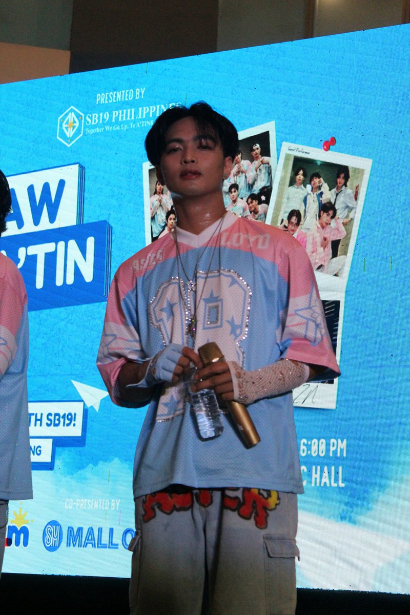 — aster loyd

🗓 10 • 05 • 2024
✨️ mahanim na taon with sb19
📍 sm mall of asia music hall