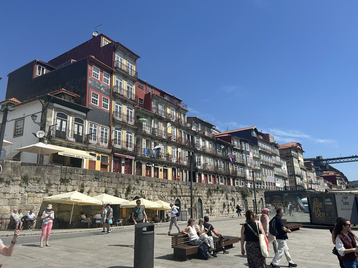 johnbarlow's tweet photo. Exploring Porto in some much needed sunshine https://t.co/0xggSBmNyV