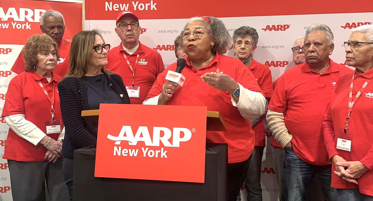 AARPNY's tweet photo. 📢Thousands of older Americans left waiting – 2 hr &amp; 56 min wait to reach Social Security is unacceptable. 5 SSA website crashes last month alone. #AARPNY Long Island members urge Congress to act, ensuring efficient, top-notch customer service. #IEarnedIt https://t.co/3thPlCwHjE https://t.co/iQD7PvXt4J