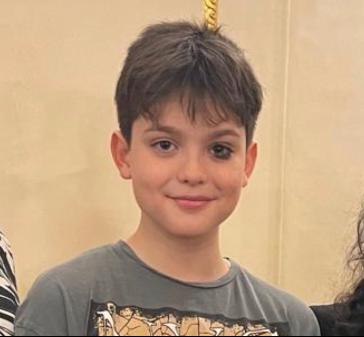 Alper_TeMuRi_'s tweet image. Ah yavrum, Yusuf yüzlüm
Gözündeki lekeyi soranlara "Peygamberimiz öptü" diyormuş, vefat ettiğinde son kez yüzüne bakan annesi o lekenin kanadığını görmüş..