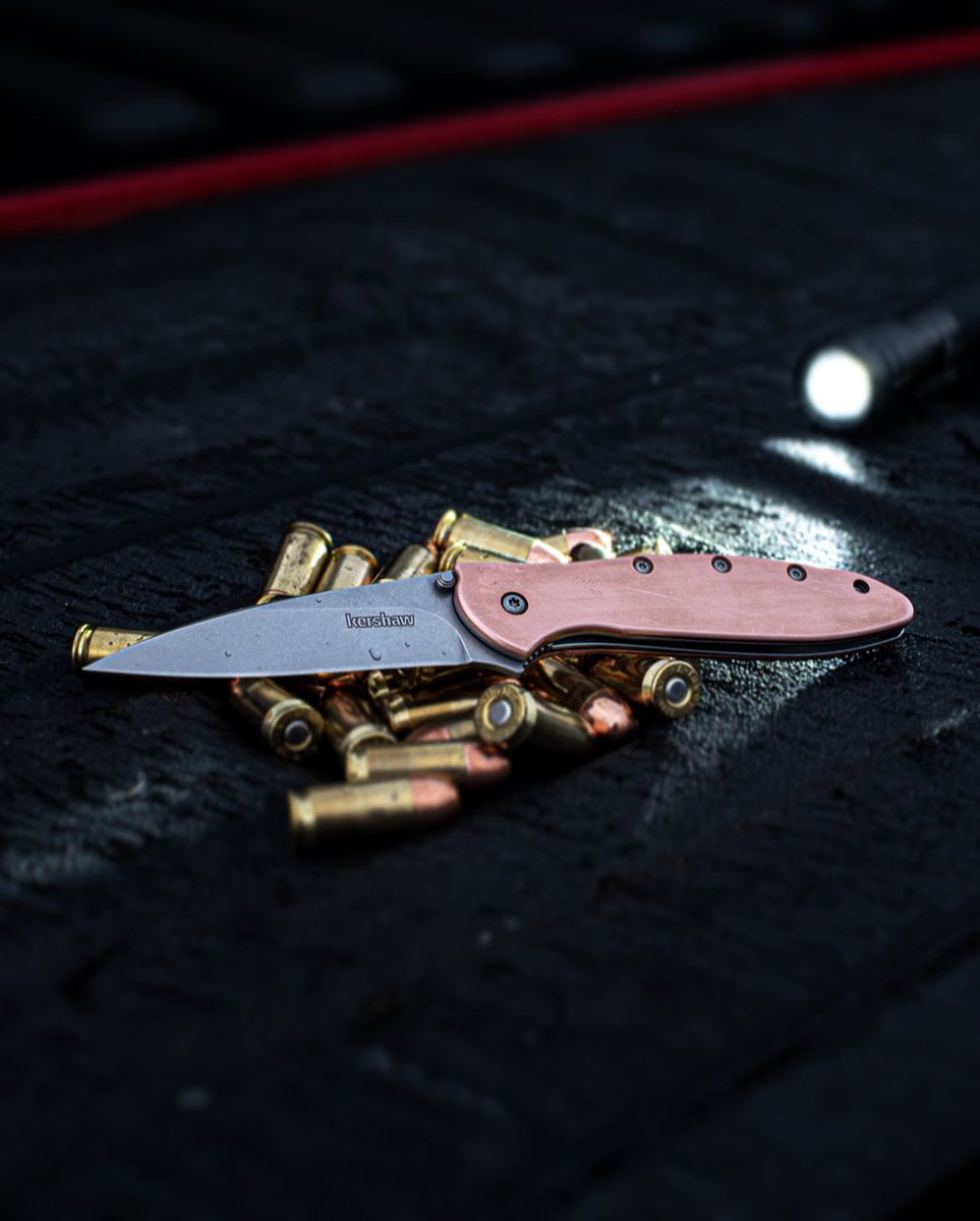 kershawknives's tweet photo. The Kershaw Leek is known for being slim, sharp, and easy to carry—perfect for everyday use. Now it’s upgraded with a premium CPM 154 steel blade and solid copper handles that develop a unique patina over time, telling your story with every carry! 
https://t.co/qKXpTN42S1 https://t.co/hhmoNfsyAJ